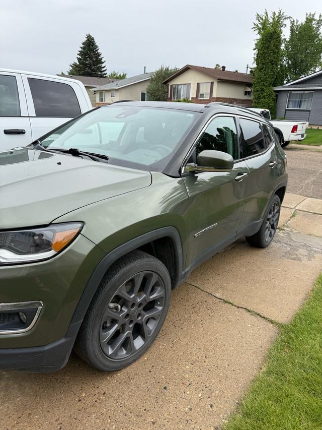 2021 Jeep compass  in Cars & Trucks in Medicine Hat - Image 2