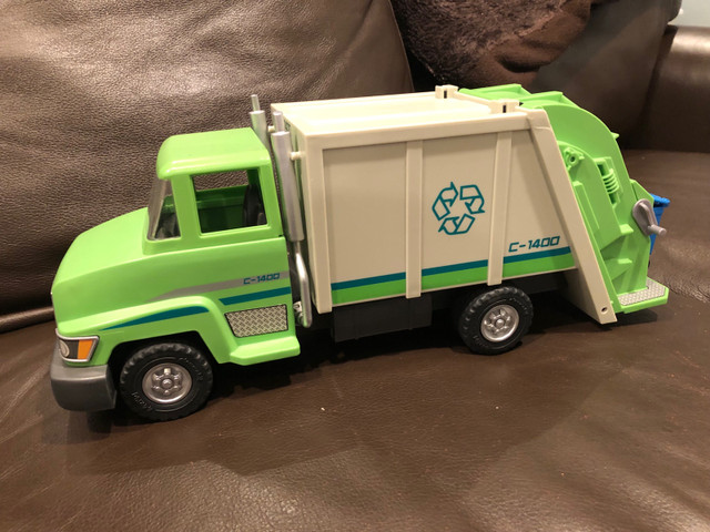 Play mobile Garbage Truck - Set 5938 in Toys in Edmonton