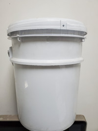 5-gallon pails/buckets wit Lids