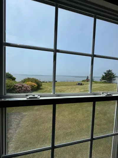 1 Bedroom Waterfront Apartment / Utilities Incl. / Sept. 1st