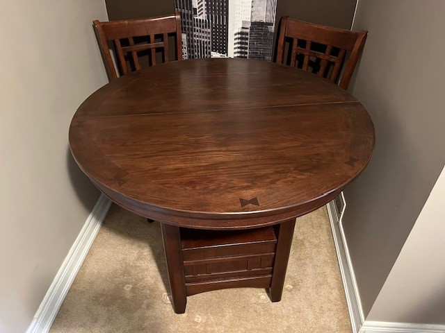 Dining Room Table in Dining Tables & Sets in Windsor Region