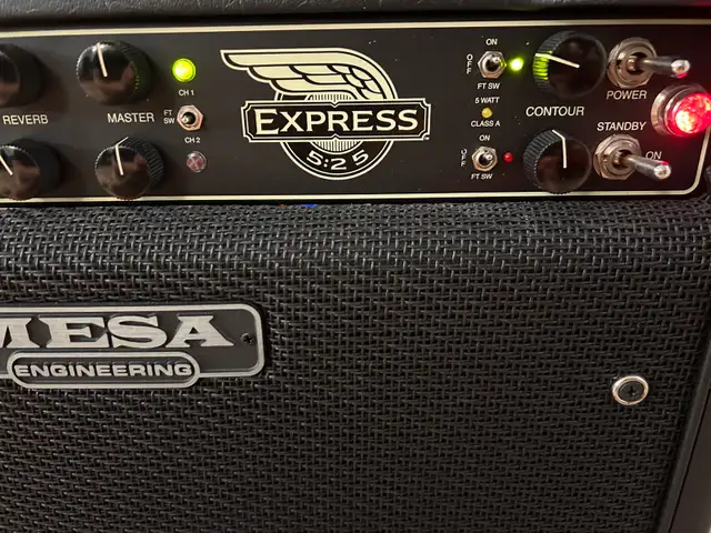Mesa Express 5:25 Professional Guitar Amp in Amps & Pedals in City of Toronto - Image 4
