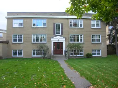 This premium location apartment complex is one of our most sought-after properties. Located in the B...