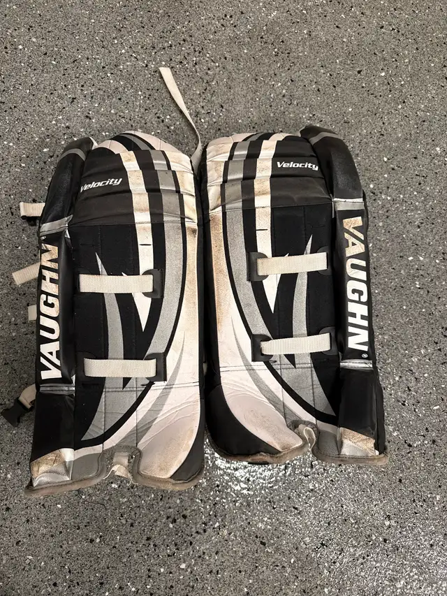 Pads gardien de but enfant cosom in Hockey in Laval / North Shore - Image 2