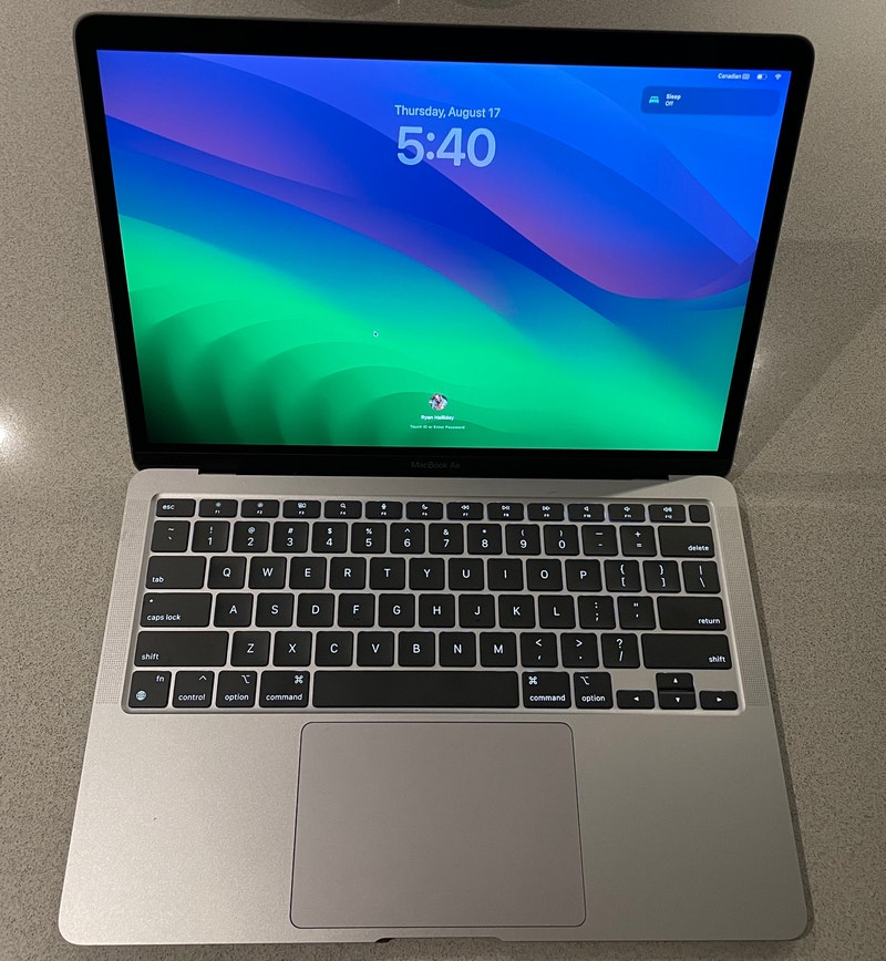 13” M1 MacBook Air Laptops Winnipeg Kijiji