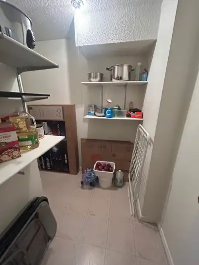 Exquisite 1 bed and 1 bed plus den available Queen Mary Park