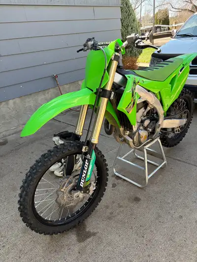 21 Kawasaki kx 450…super clean next to showroom condition. Owned since new…never seen rev limiter… o...