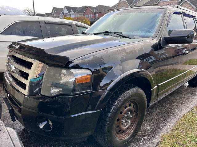 Ford expedition max 2012 in Cars & Trucks in Markham / York Region