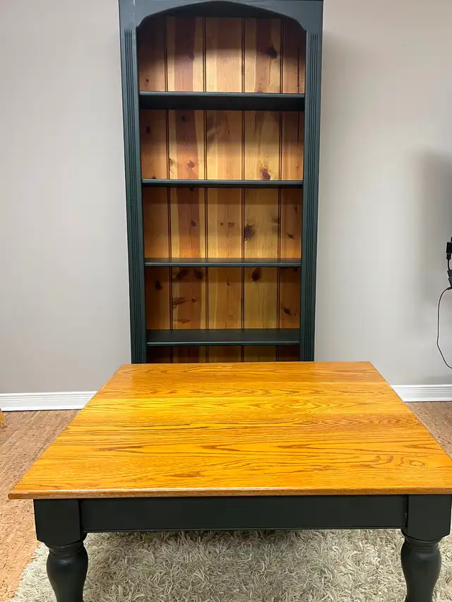 Table in Bookcases & Shelving Units in Sarnia - Image 4