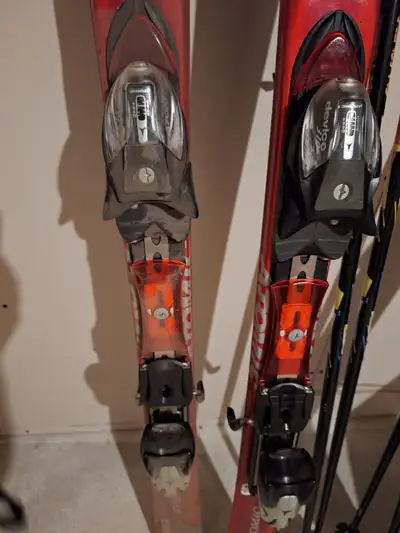 Ski Alpin Atomic rouge, View more