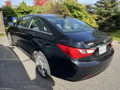 Moteur neuf sept 2025 Démarreur et amortisseur neuf En ordre , sur pneus hiver 140-141 000km