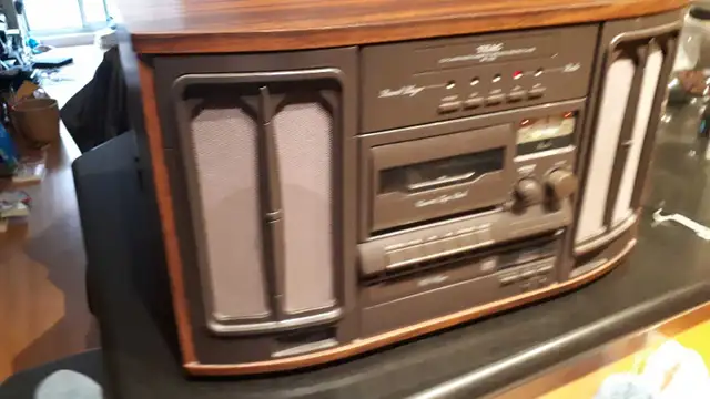 TEAC GF-300 Nostalgia mini stereo system. in Stereo Systems & Home Theatre in City of Toronto - Image 2