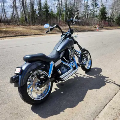 09 dyna street bob 36k miles Chrome mag wheels New tires New blet New pully New bars New grips New c...