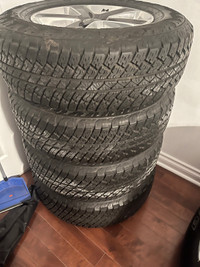 Set of 4 tires / set de 4 pneus