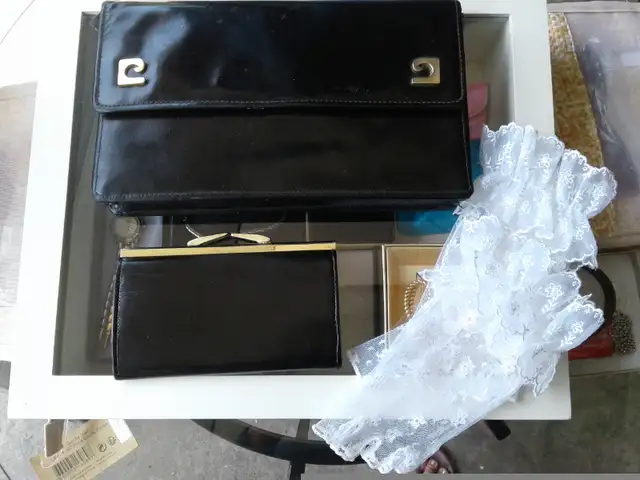 Vintage Pierre Cardin Black Patent Leather purse and wallet in Women's - Bags & Wallets in St. Catharines - Image 3