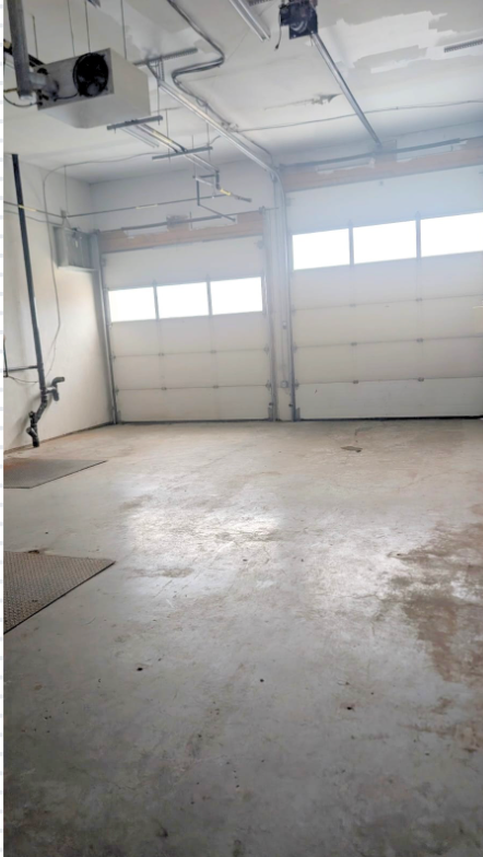 2-Bay Shop & Office - Incl. All Utils+ Parking + Lot Space in Commercial & Office Space for Rent in Red Deer - Image 12