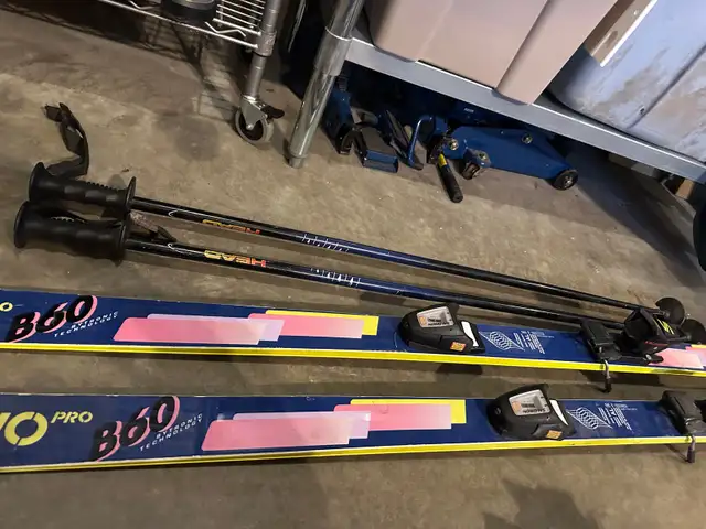 Two pairs retro downhill skis dynastar tecno in Ski in Edmonton - Image 7