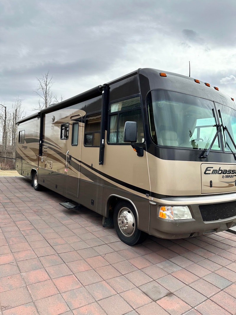 2009 Embassy Triple E motorhome RVs & Motorhomes St. Albert Kijiji