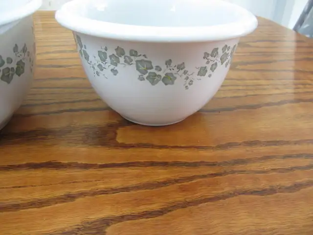 Corelle Coordinates Callaway Green Ivy Nested Mixing  Bowls Set in Kitchen & Dining Wares in Oakville / Halton Region - Image 6