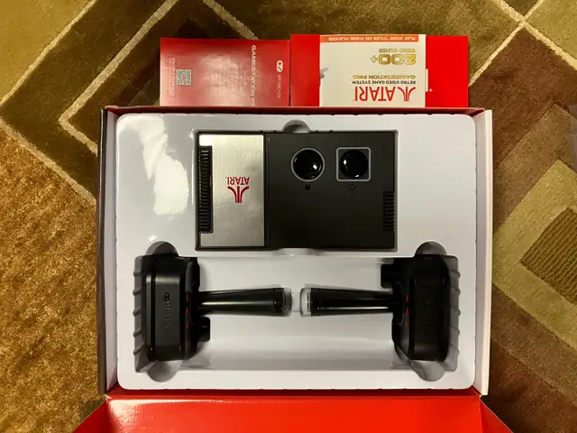 Atari Gamestation Pro, 2 Joysticks , 200 games64656289147393123