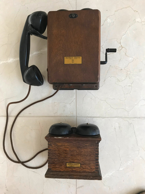 Northern Electric Company Crank Handle Phone and Remote Ringer in Arts & Collectibles in City of Toronto