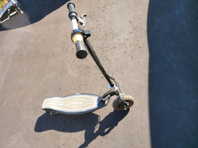 Razor Electric Scooter (Used) in Other in Markham / York Region - Image 2