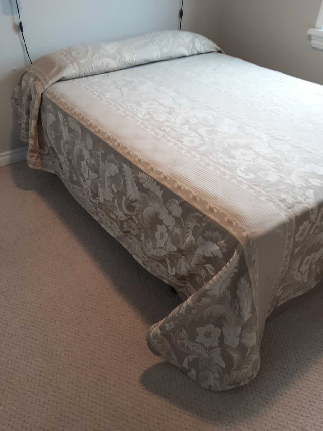 Bed Spread in Other in Dartmouth - Image 4