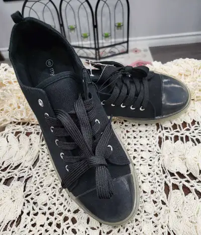 mySTYLE Black Runners, View more