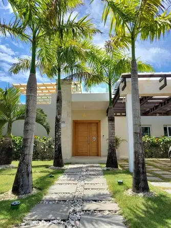 This superb Villa, featured on HGTV Caribbean life season 12 is located in the beautiful gated ocean...