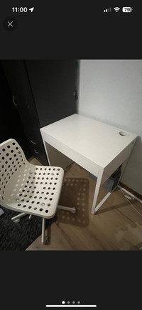 Desk + swivel chair 