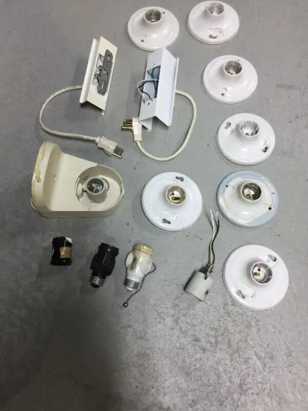 Douilles pour ampoule céramiques adaptateurs prises électriques in Electrical in Laval / North Shore - Image 2