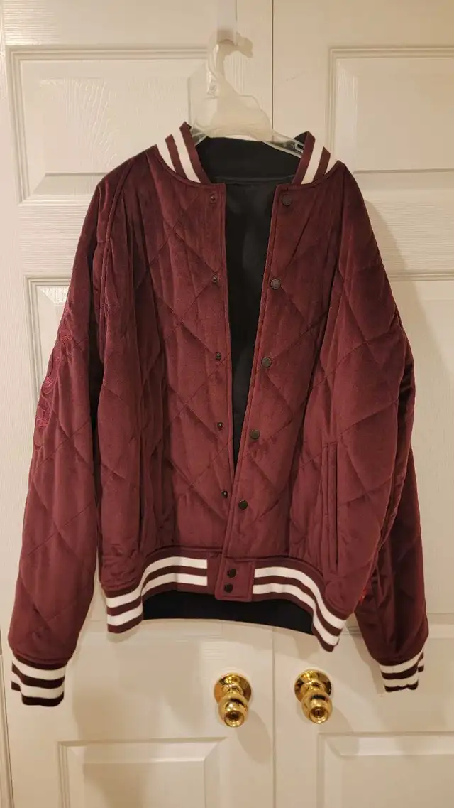 LEVIS REVERSIBLE BOMBER JACKET in Men's in Markham / York Region - Image 3