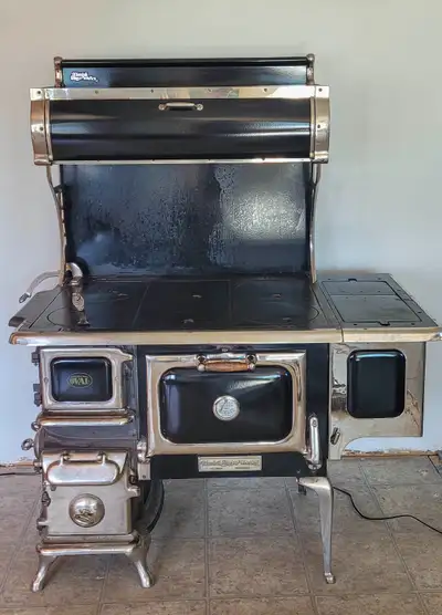 Wood cookstove: Elmira Stove Works Oval, Black, View more