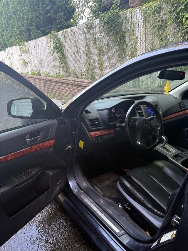 Subaru Legacy for parts — photo 2