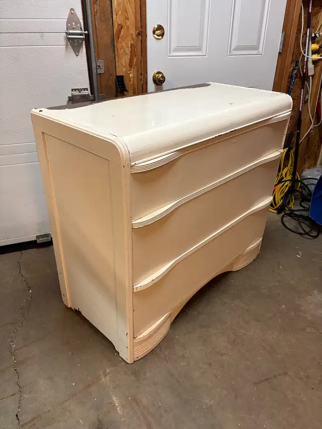 Vintage Art Deco Waterfall Dresser in Arts & Collectibles in Cole Harbour - Image 8