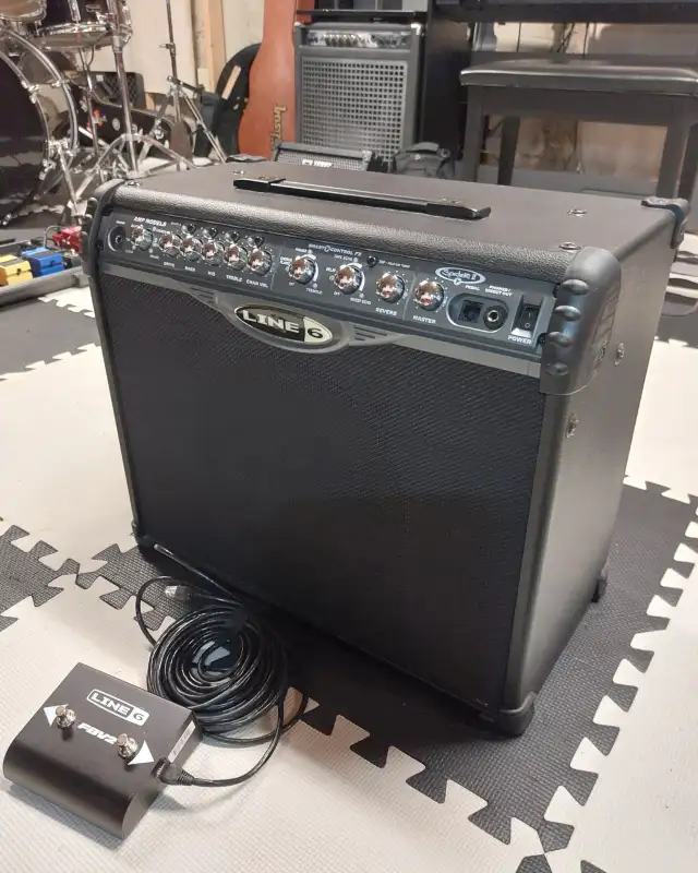 75 Watt Line 6 Guitar Amp + New Footswitch in Amps & Pedals in Markham / York Region - Image 3