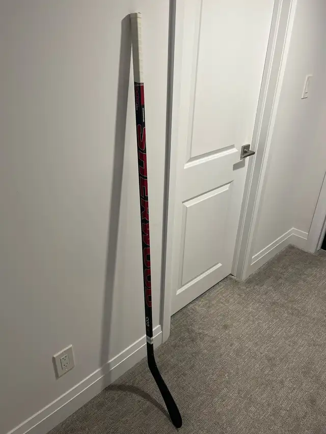 used hockey stick in Hockey in Stratford - Image 2