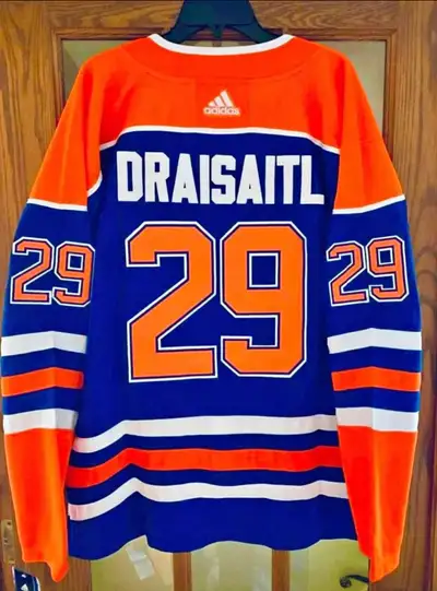 Edmonton Oilers Jersey. Leon Draisaitl. Home Jersey. Brand New. men’s size XL $225 firm Located in N...