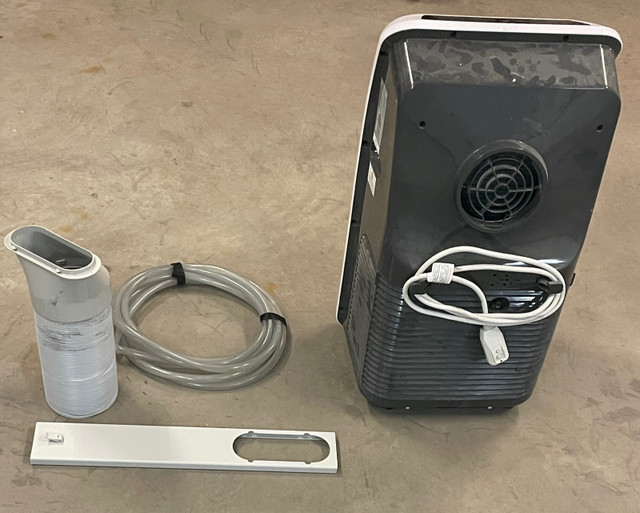 Portable air conditioner / dehumidifier  in Heaters, Humidifiers & Dehumidifiers in Bedford - Image 2
