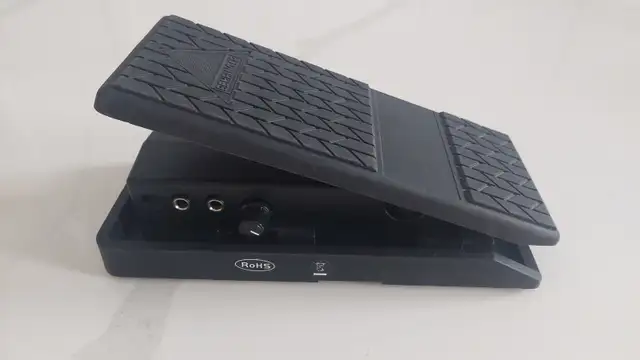 Behringer FCV100 Volume / Expression (CV) Pedal in Amps & Pedals in Edmonton - Image 3