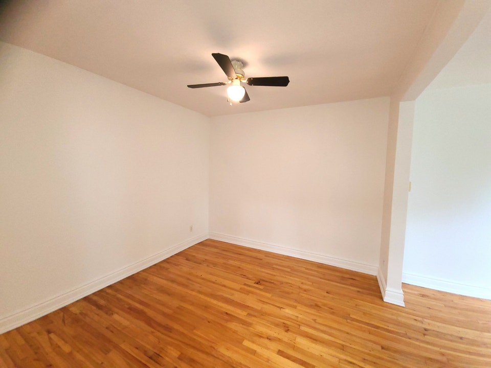 Grand 4 1/2 à louer dans NDG / 4 1/2 for rent in NDG 4