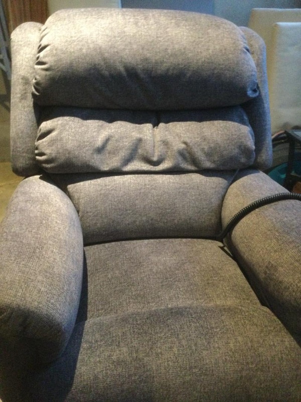 Top of the line Laz Boy lift recliner with heat and massage Chairs