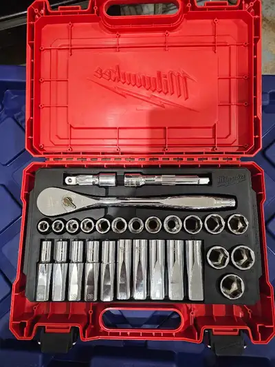 Milwaukee 1/2-inch Drive Ratchet and Socket Set, View more