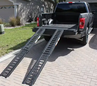 Ford F-150 OEM Bed Ramps - Two Ramp Kit Like NEW * Missing bracket on tailgate where the ramps slip...