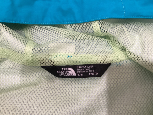 Youth North Face rain jacket in Kids & Youth in Bedford - Image 2