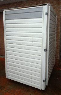 Outdoor utility shed