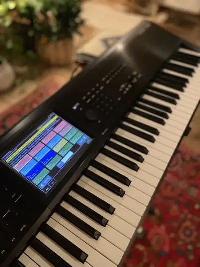 Korg Kronos 2 88 key with Traynor block10 amp, View more