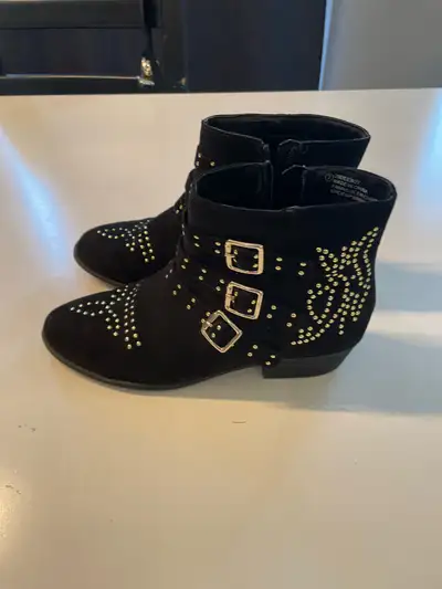 Womens dress shoes - size 7, View more
