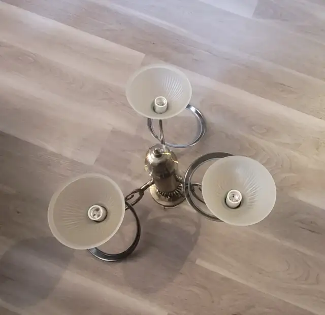Chandelier with 3 Pendant Lights in Indoor Lighting & Fans in Mississauga / Peel Region - Image 6