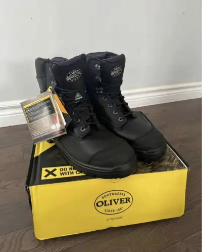 I'm selling a new pair of Oliver AT 55 Series all terrain sole work boots with COMFORTCushion Impact...